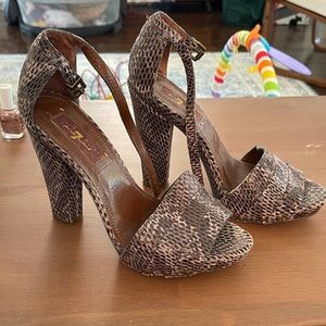 7 for all mankind open toed heels.